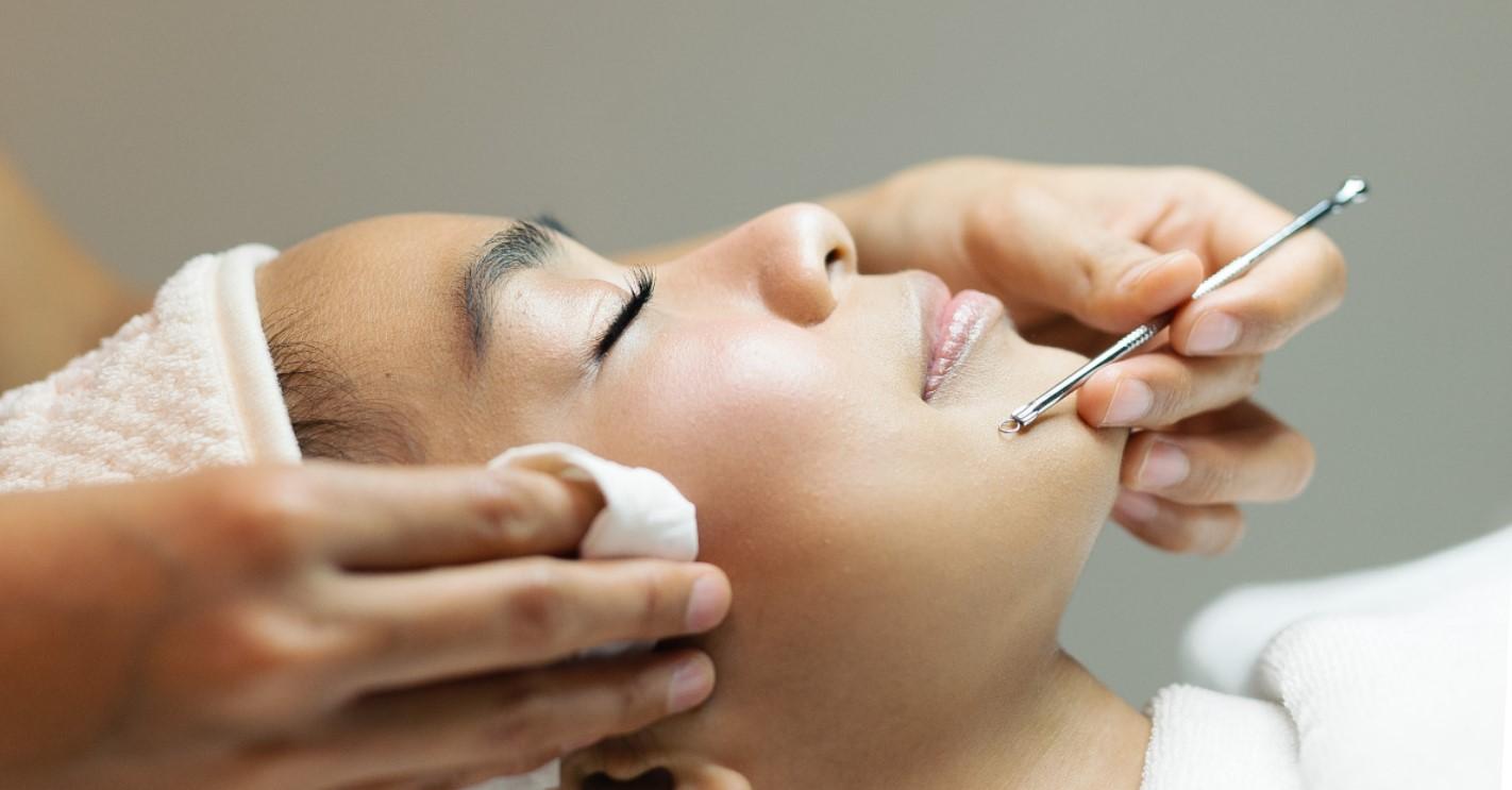 Glycolic Deep-Cleaning Facial + Diamond Peel
