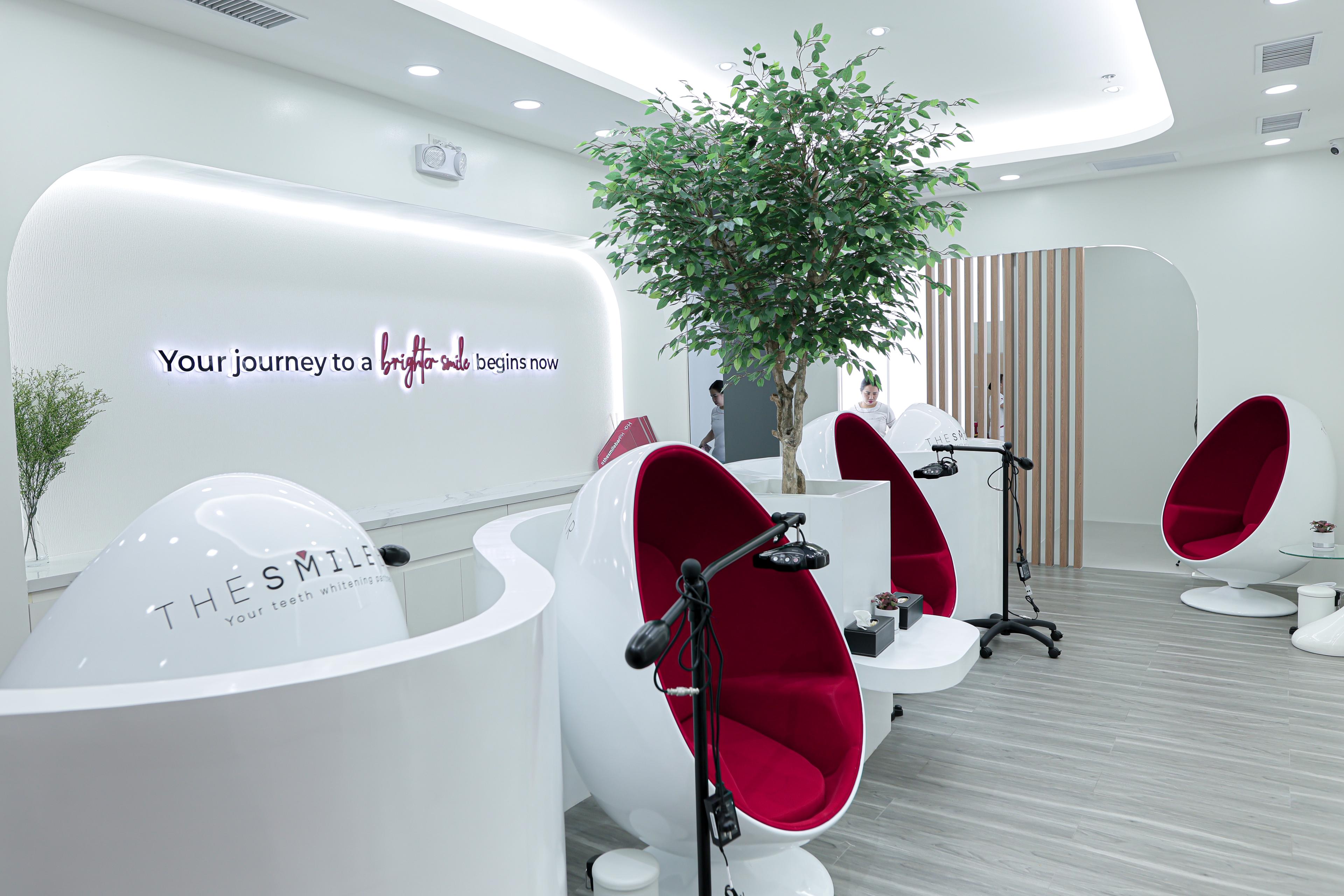 40-Min Teeth Whitening, 2 Direct Sessions