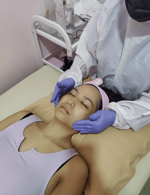 Acne Facial, 60 Mins: Deep Cleanse + Extraction