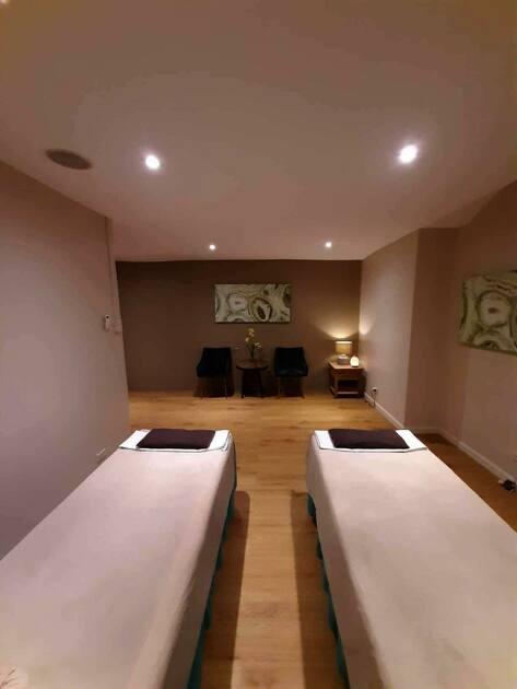60-Min Massage + Foot Spa for 2 Pax