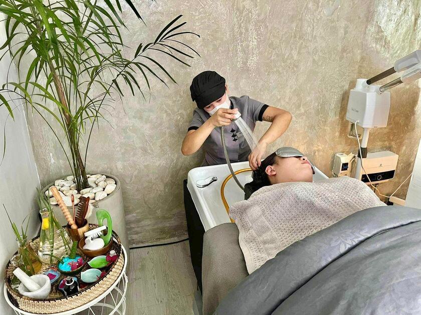Couples Day Spa: 4-Hr Private Suite + Head Spa + Meal