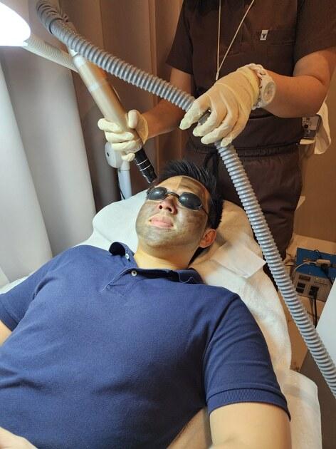 Picosecond Carbon Laser Facial for Acne + Pores