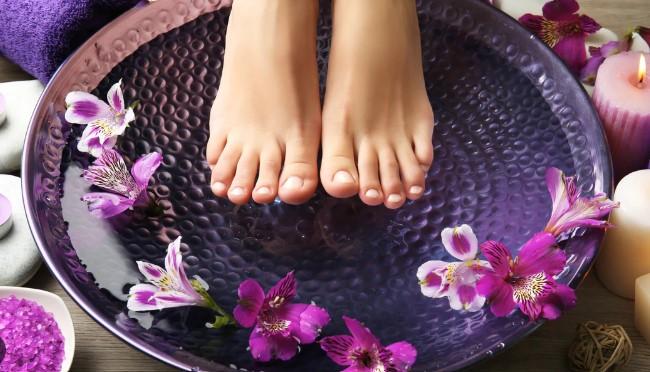 Deluxe Foot Spa + Pedicure + 8-Hr Loft Room Stay