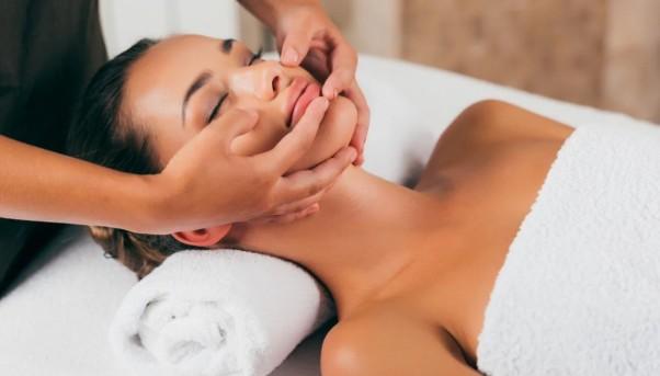 60-Min Radiance Facial Massage for Glowing Skin
