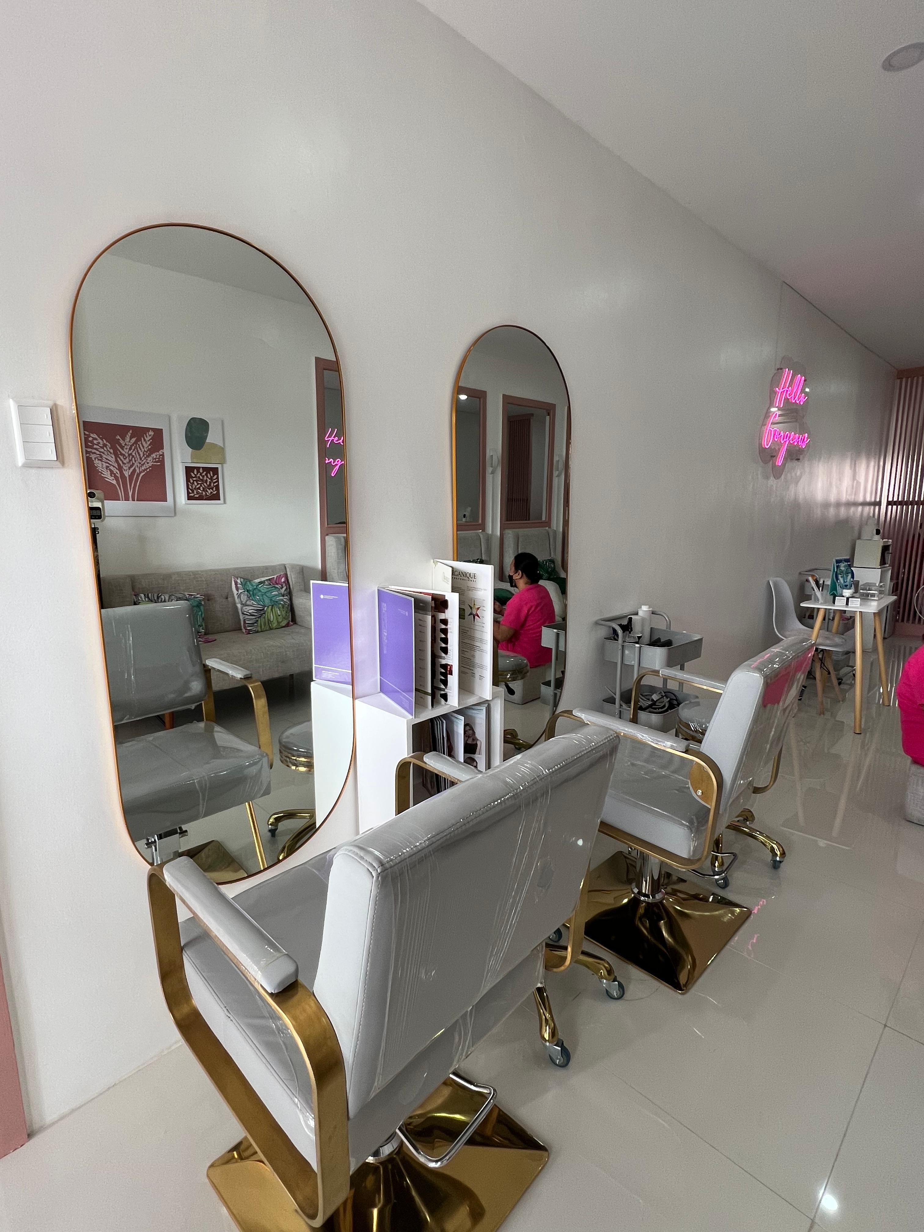 Miss Nails & Glow photo 5